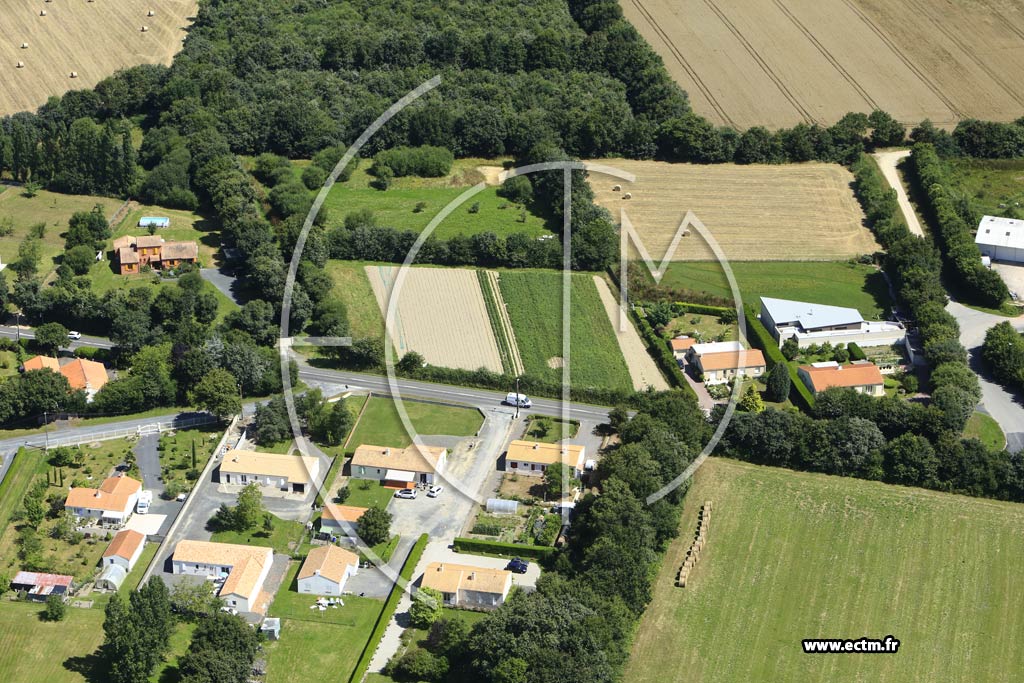 Photo arienne de Saint-Julien-des-Landes