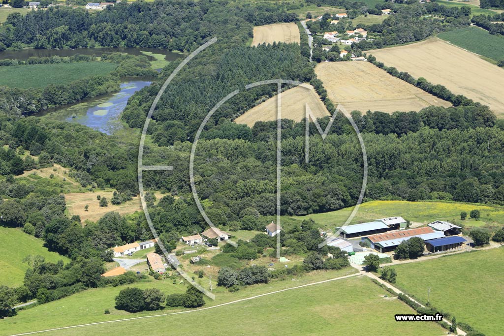 Photo arienne de Saint-Julien-des-Landes (la Davire)