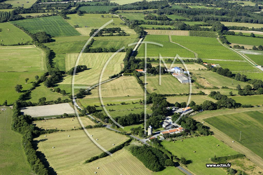 Photo arienne de Bourgneuf-en-Retz (le Moulin de l'Arzelier)
