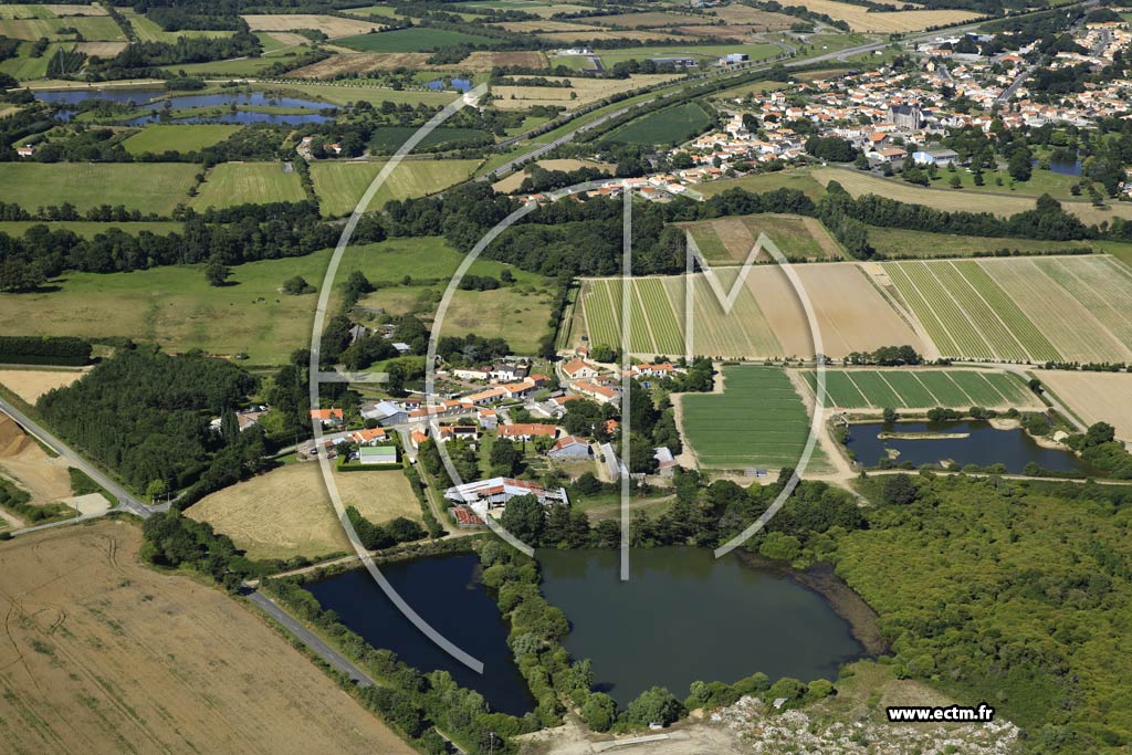 Photo arienne de Paulx (la Charouillre)