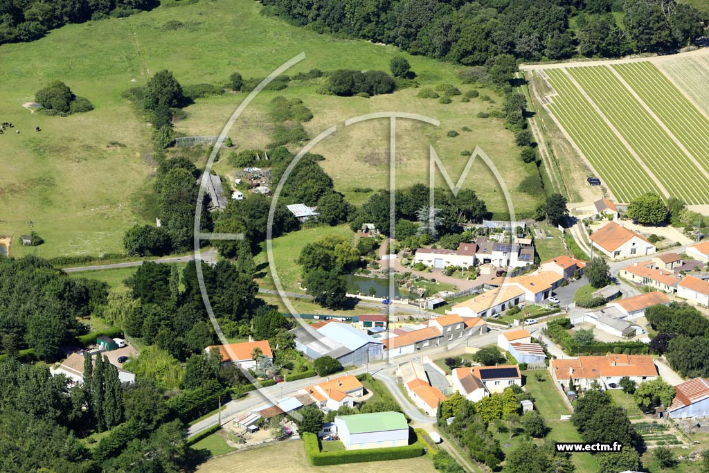 Photo arienne de Paulx (la Charouillre)