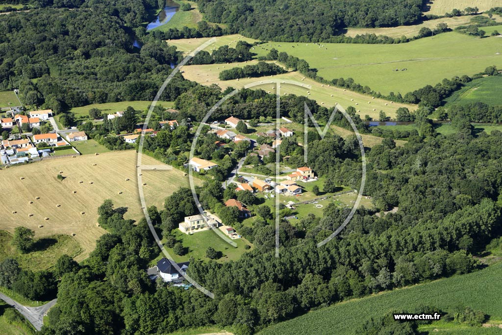 Photo arienne de Saint-Mme-le-Tenu (la Joue)
