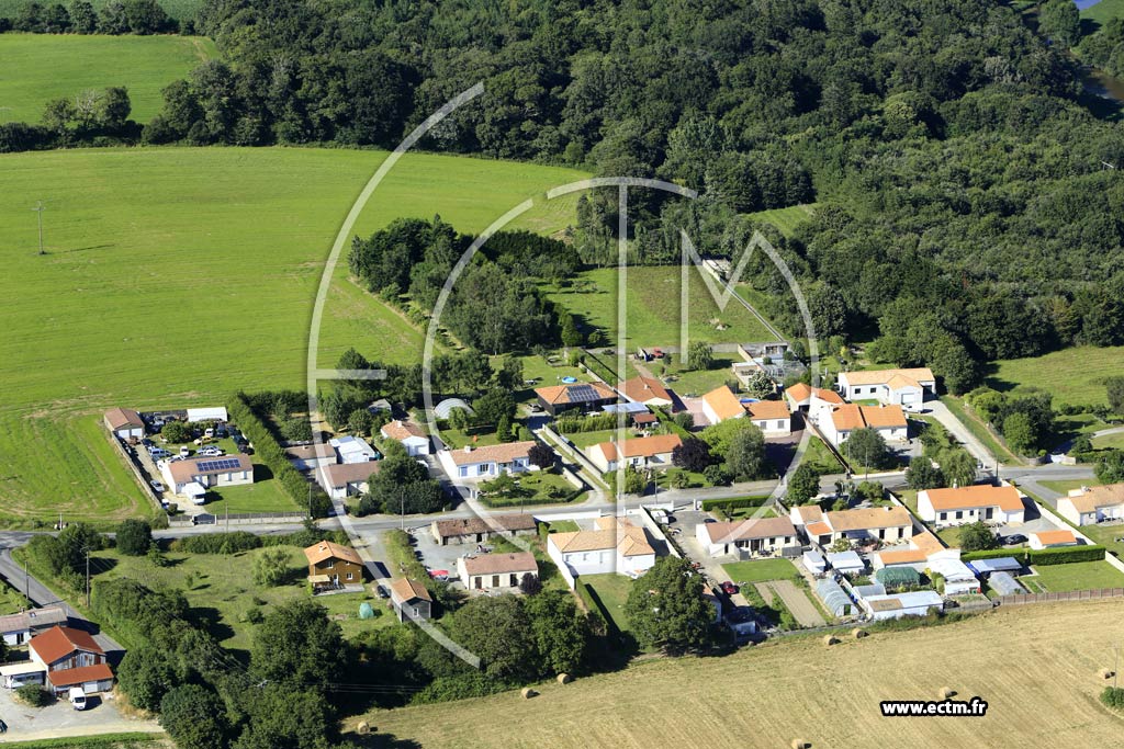 Photo arienne de Saint-Mme-le-Tenu (le Moulin Neuf)