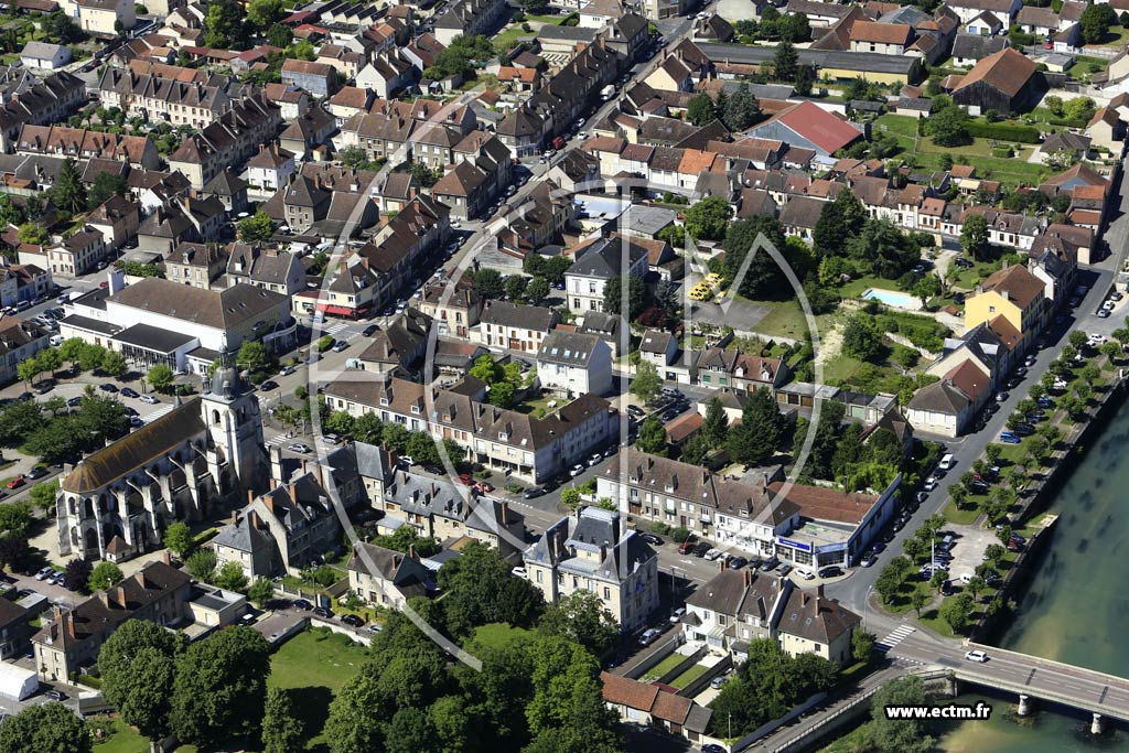 Photo arienne de Arcis-sur-Aube (Centre)