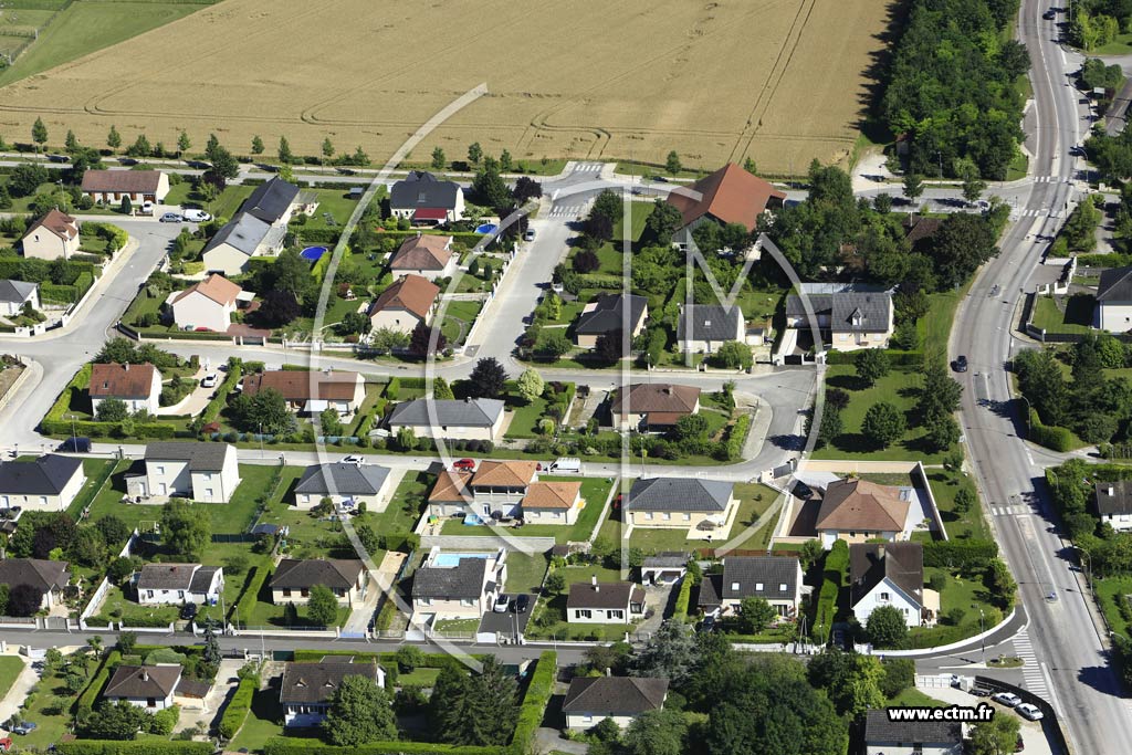 Photo arienne de Lavau (les Terres Roses)