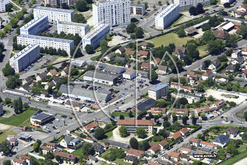 Photo arienne de Saint-Julien-les-Villas (Boulevard de Dijon)
