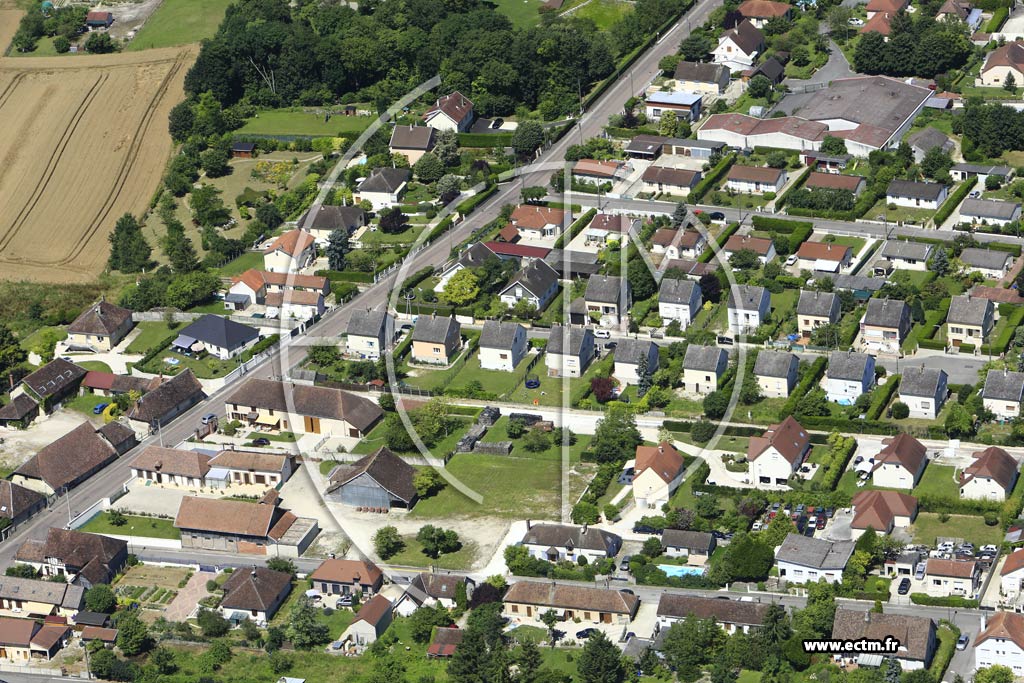 Photo arienne de Saint-Parres-aux-Tertres (les Vieilles Vignes)