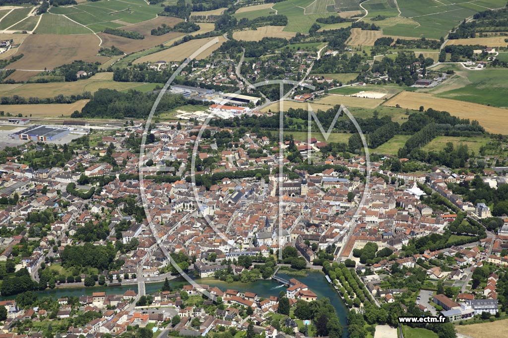 Photo arienne de Bar-sur-Aube (Centre)