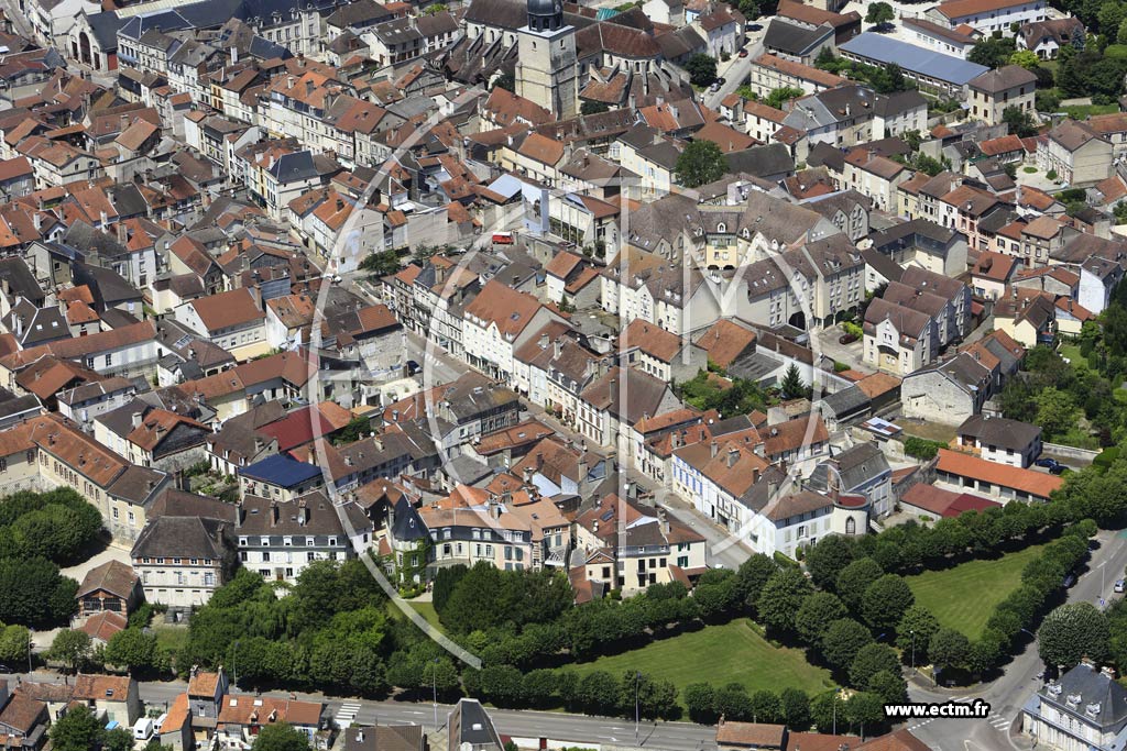 Photo arienne de Bar-sur-Aube (Centre)