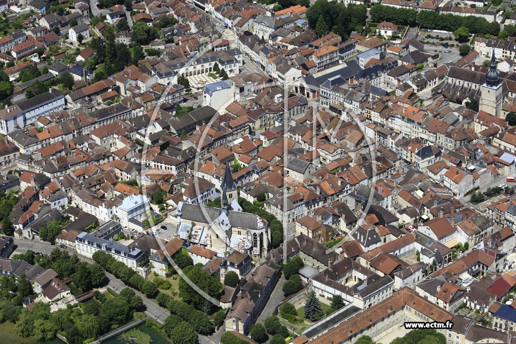 Photo arienne de Bar-sur-Aube (Centre)