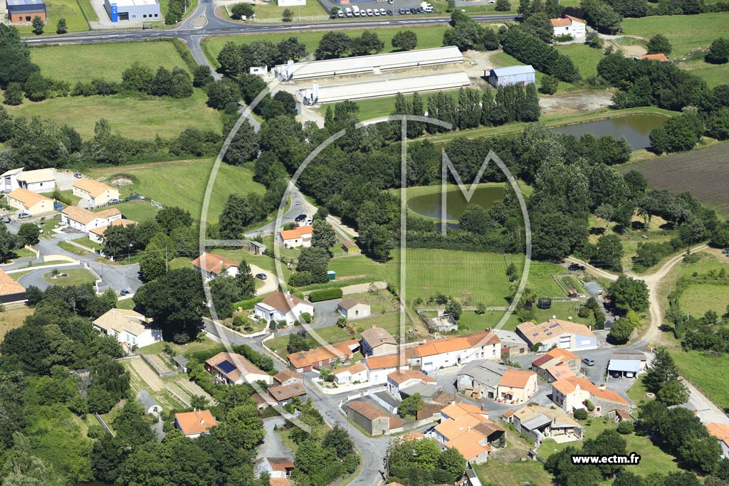 Photo arienne de La Bernardire (la Haute Antrie)