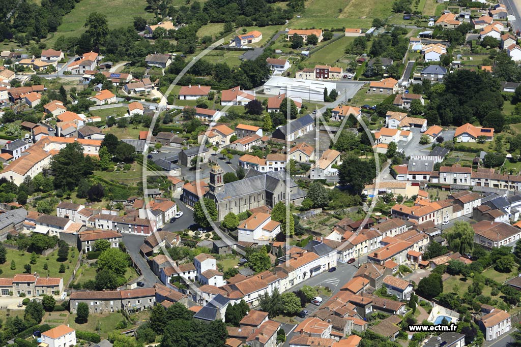 Photo arienne de Montfaucon-Montign