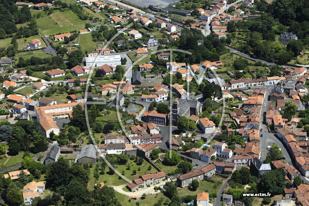 Photo arienne de Montfaucon-Montign