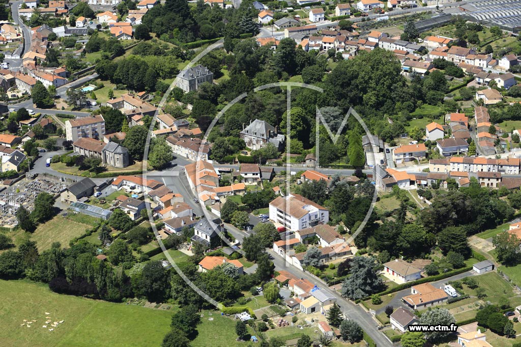 Photo arienne de Montfaucon-Montign