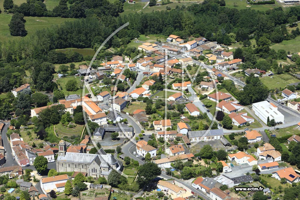 Photo arienne de Montfaucon-Montign