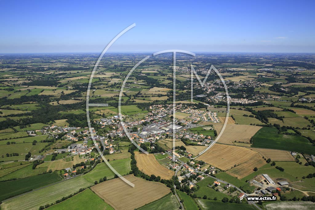 Photo arienne de Montfaucon-Montign (Montign-sur-Moine)