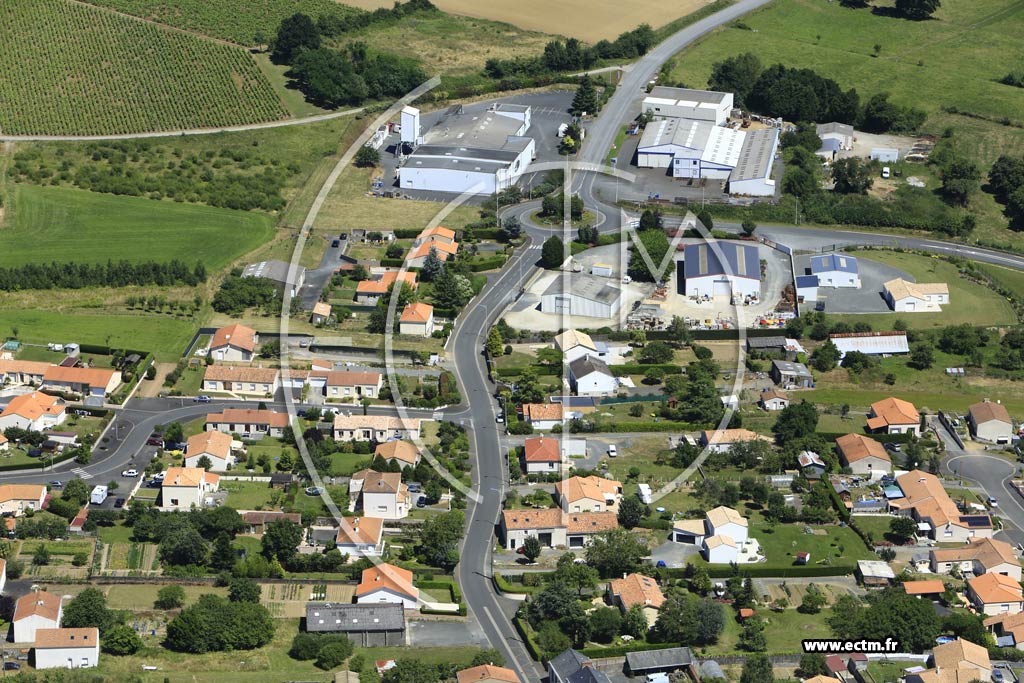 Photo arienne de Saint-Crespin-sur-Moine