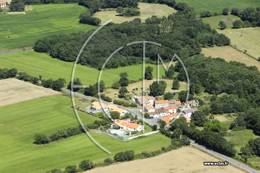 Photo arienne de Saint-Hilaire-de-Loulay (la Fouctire)