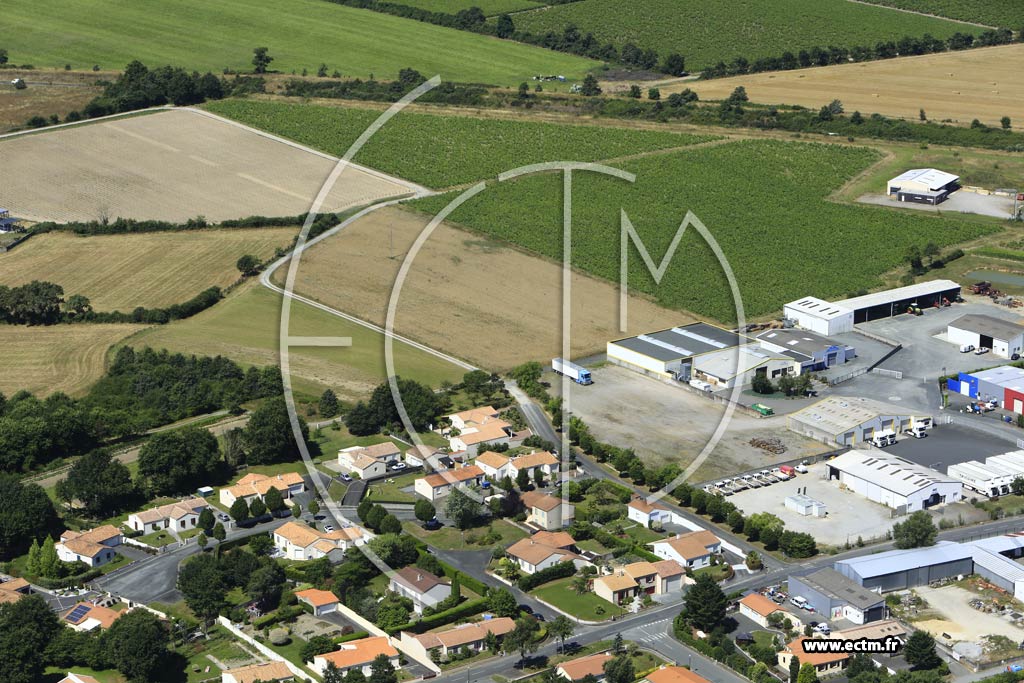 Photo arienne de Saint-Hilaire-de-Loulay (Ouest)