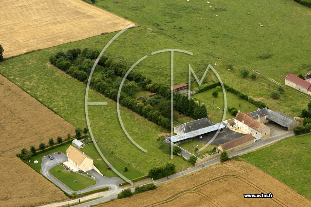 Photo arienne de Estres-la-Campagne