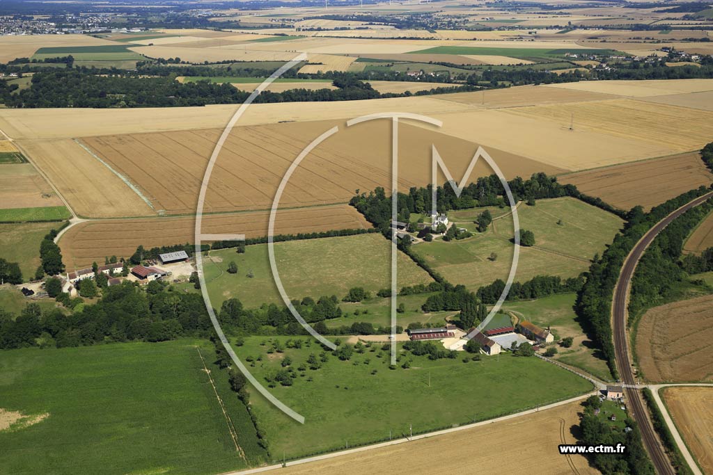 Photo arienne de Fresn-la-Mre (le Manois)