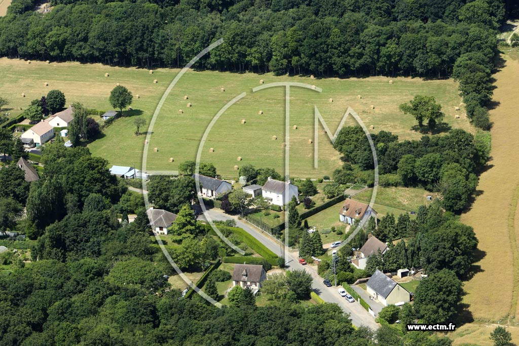 Photo arienne de Saint-Martin-de-Mieux (le Pigeonnier)