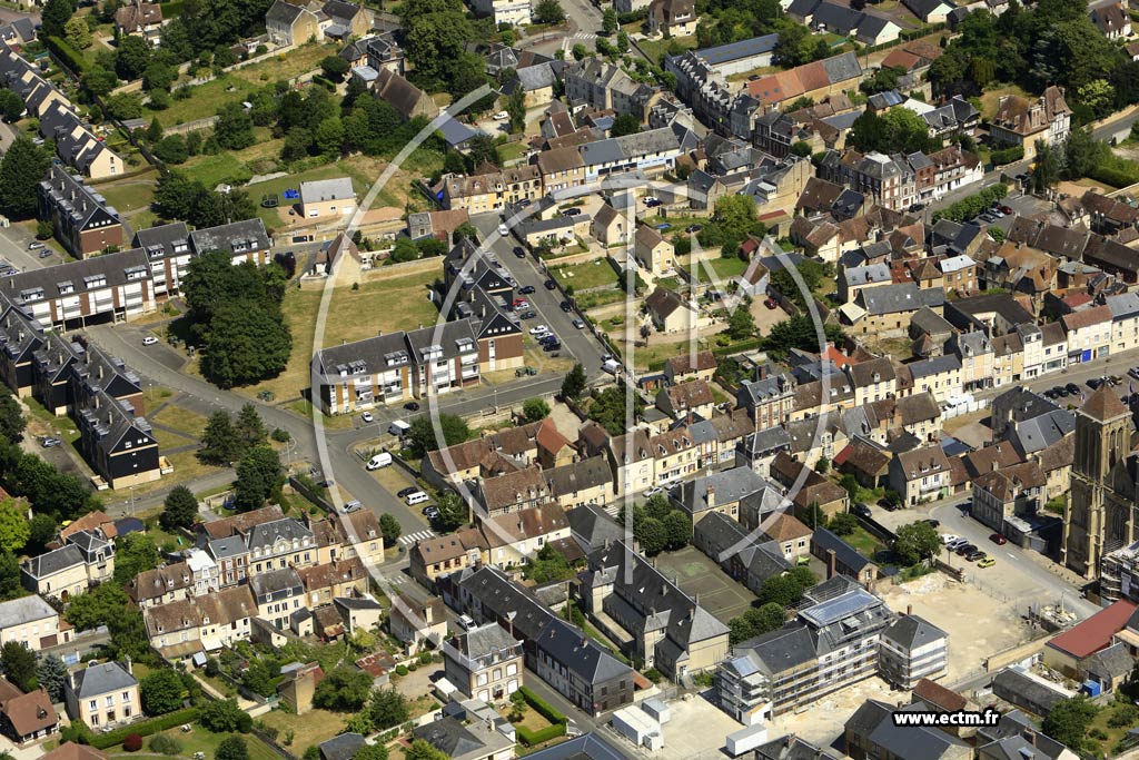 Photo arienne de Saint-Pierre-sur-Dives (Centre)