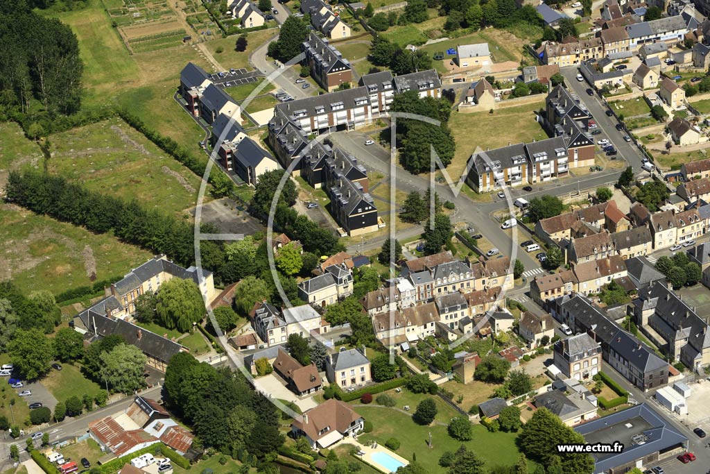 Photo arienne de Saint-Pierre-sur-Dives (Centre)