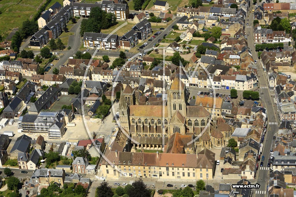Photo arienne de Saint-Pierre-sur-Dives (Centre)