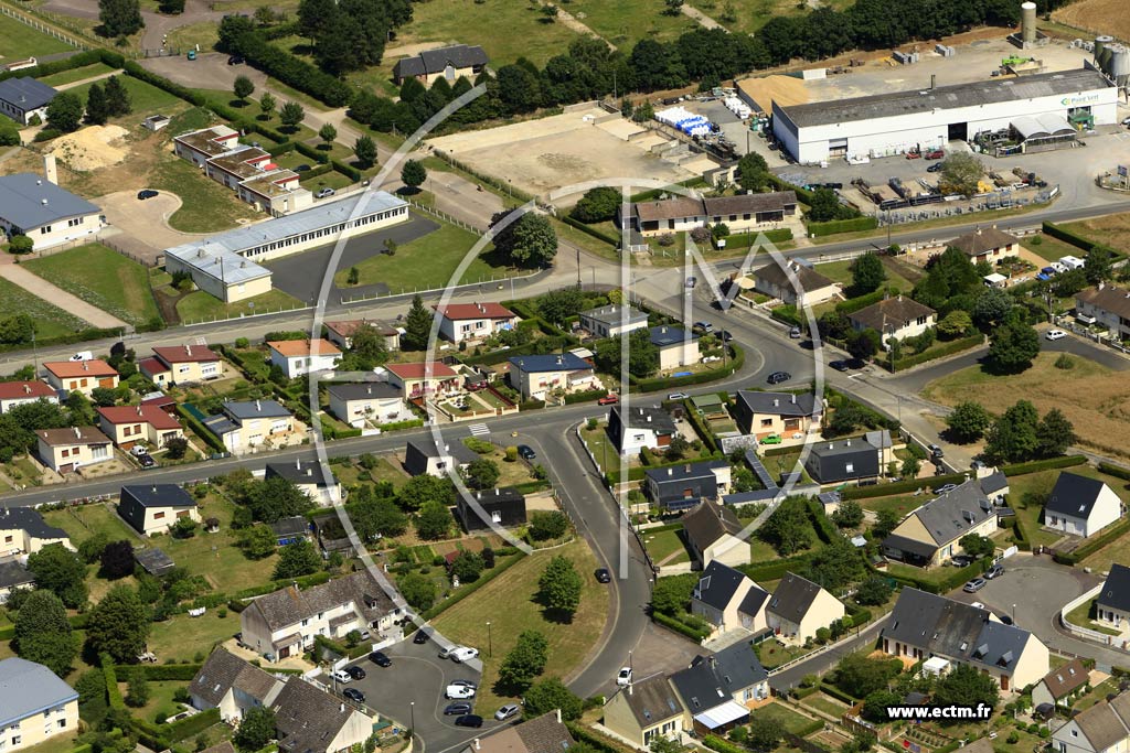 Photo arienne de Saint-Pierre-sur-Dives (Sud)