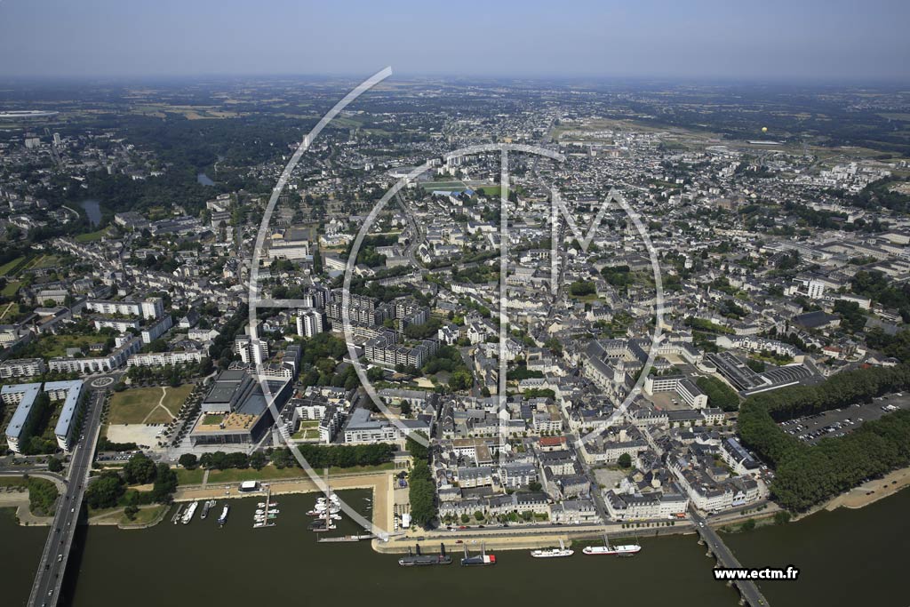 Photo arienne de Angers (la Doutre)