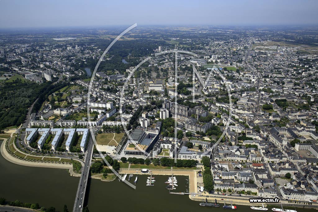 Photo arienne de Angers (la Doutre)