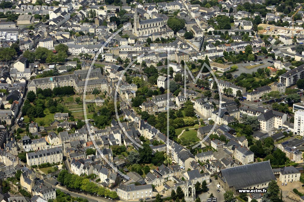 Photo arienne de Angers (la Doutre)