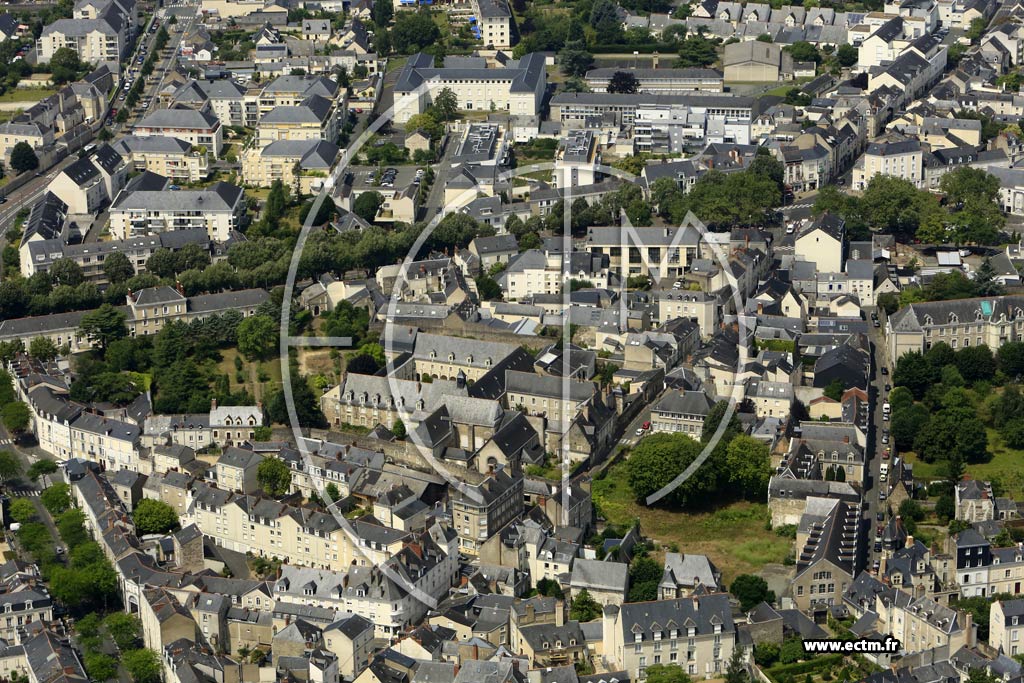 Photo arienne de Angers (la Doutre)