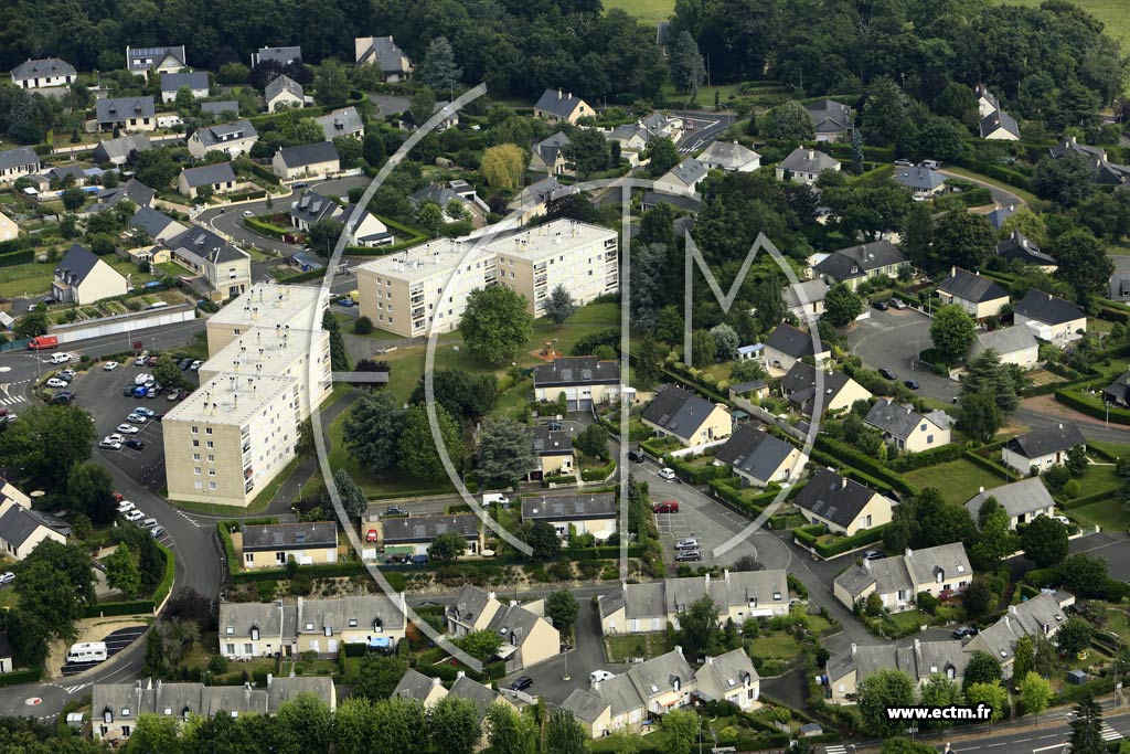 Photo arienne de Montreuil-Juign (le Plateau Fleuri)