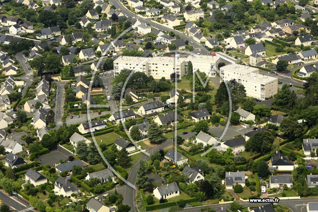 Photo arienne de Montreuil-Juign (le Plateau Fleuri)