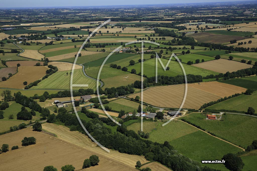 Photo arienne de Jallais (le Moulin de Vernon)