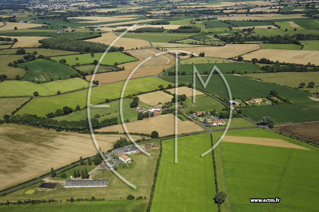 Photo arienne de La Chapelle-Rousselin (le Pr Chapeau - la Clavelire)