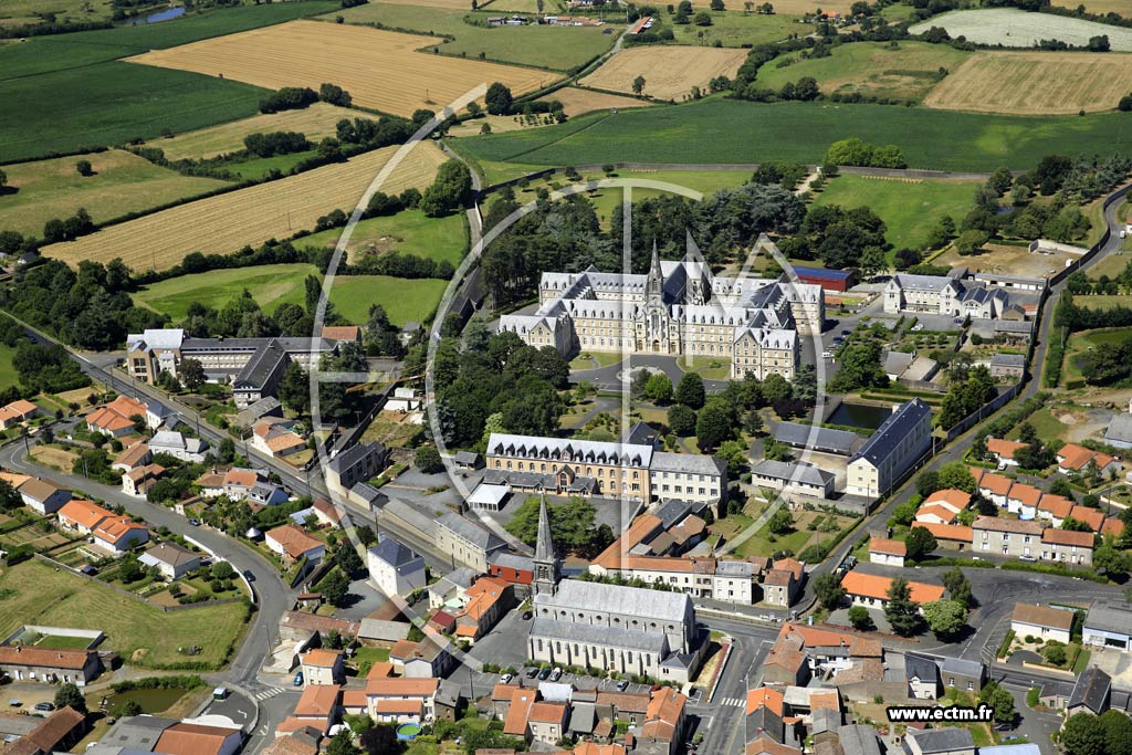 Photo arienne de La Salle-de-Vihiers