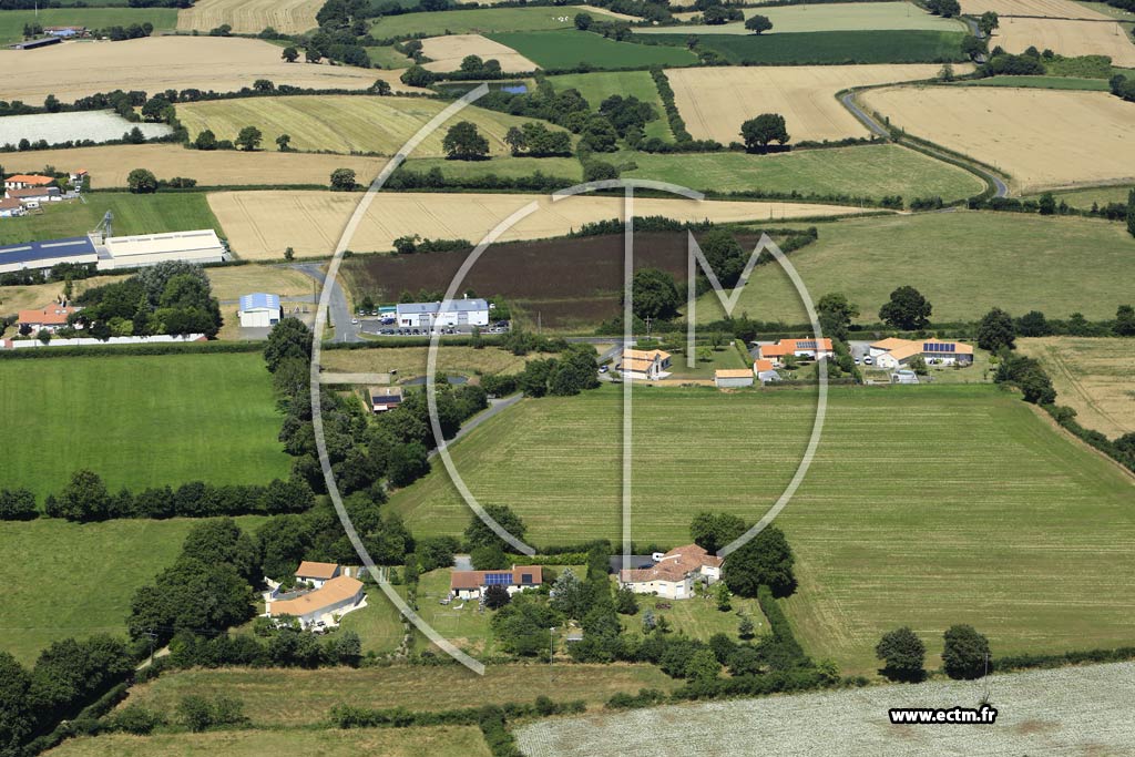 Photo arienne de La Salle-de-Vihiers