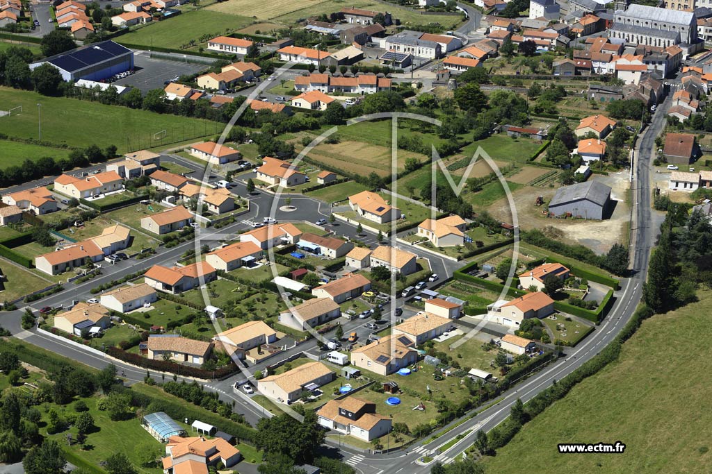 Photo arienne de La Salle-de-Vihiers