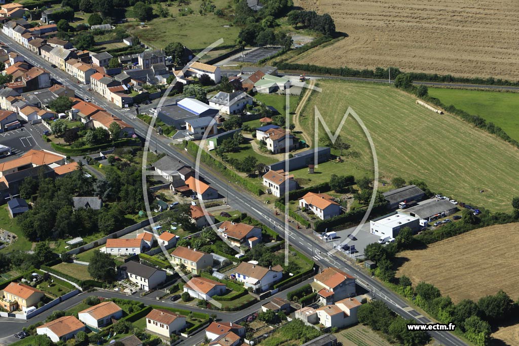 Photo arienne de Saint-Georges-des-Gardes