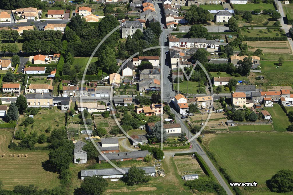 Photo arienne de Saint-Georges-des-Gardes (les Gardes)