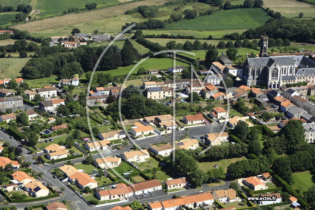 Photo arienne de Saint-Georges-des-Gardes (les Gardes)