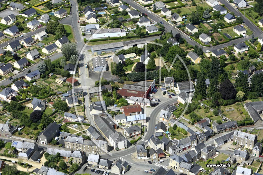 Photo arienne de Ambrires-les-Valles (Centre)