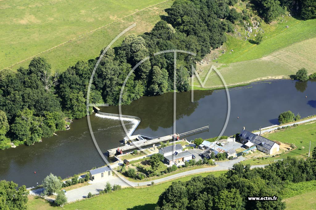 Photo arienne de Martign-sur-Mayenne (Boussard)