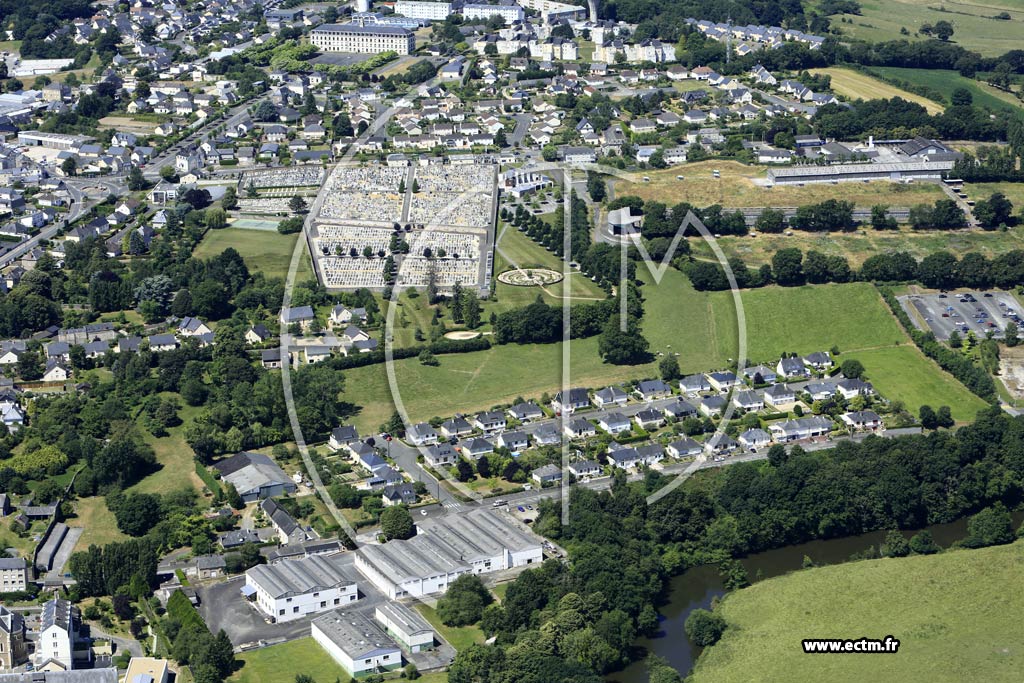 Photo arienne de Mayenne (Rsidence Saint-Lonard)