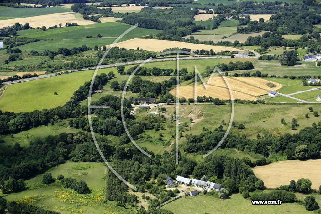 Photo arienne de Montreuil-Poulay (la Perdrire - la Hubelire)
