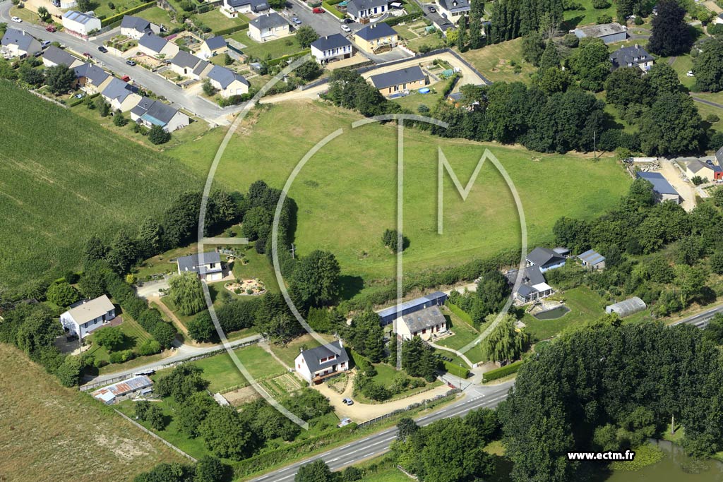 Photo arienne de Saint-Georges-Buttavent (Sud)