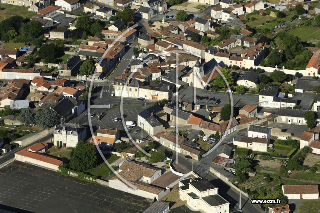 Photo arienne de Argenton-l'glise